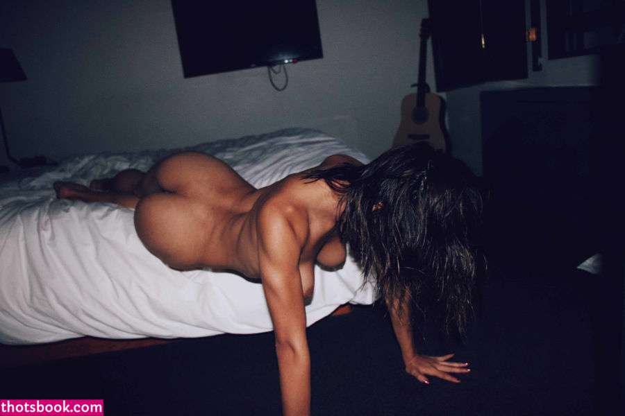 Mia Valentine Photo #13