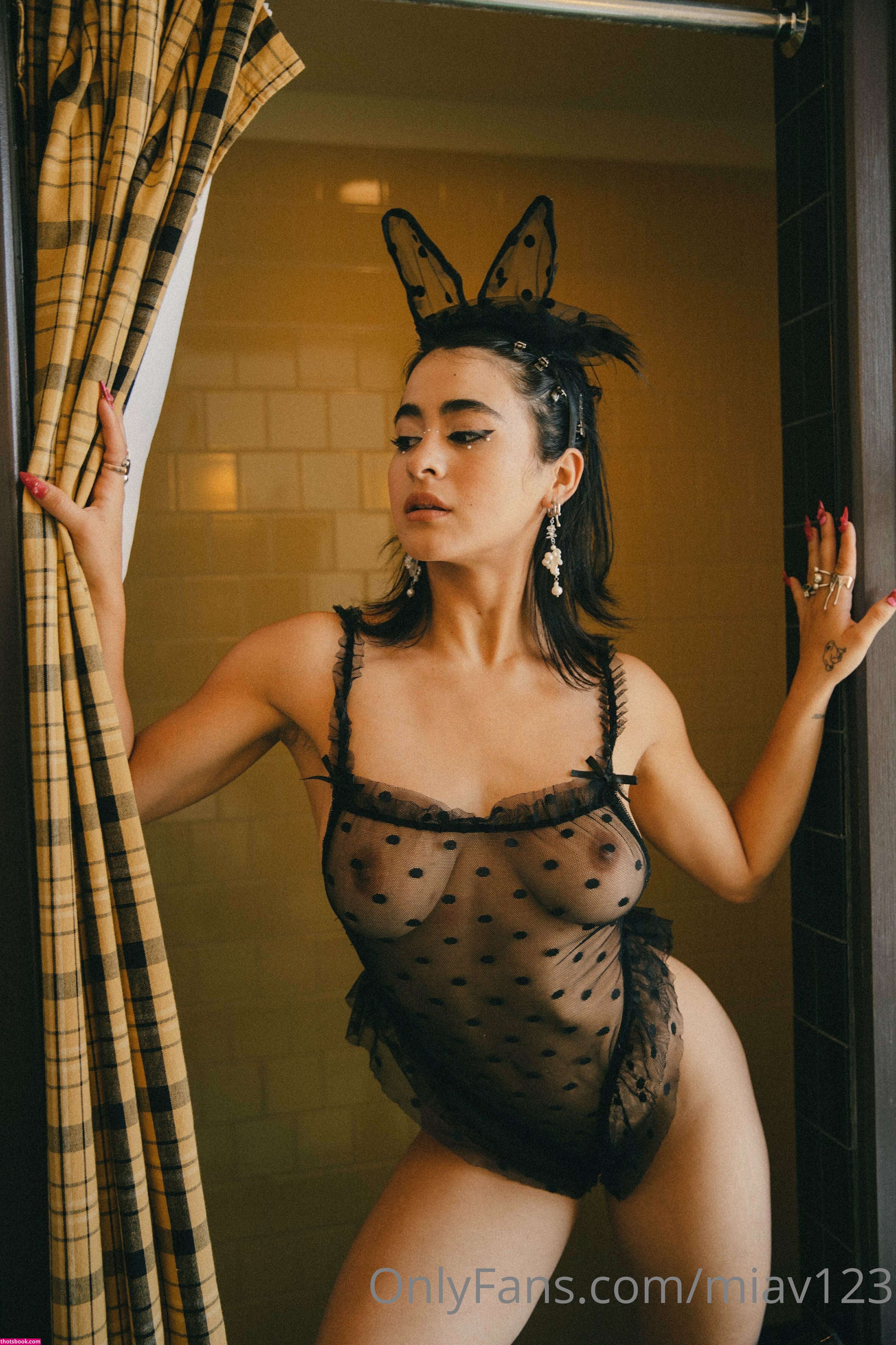 Mia Valentine Photo #26