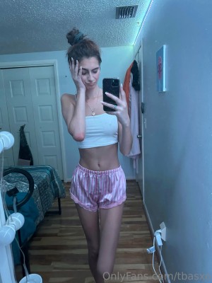 Tiana Basden Photo #5