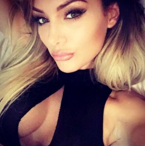 Jenna Hoskins Photo #106