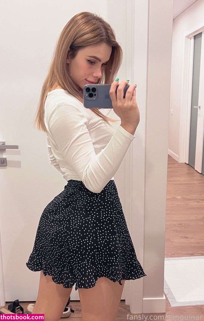 laurasanguinar Photo #5