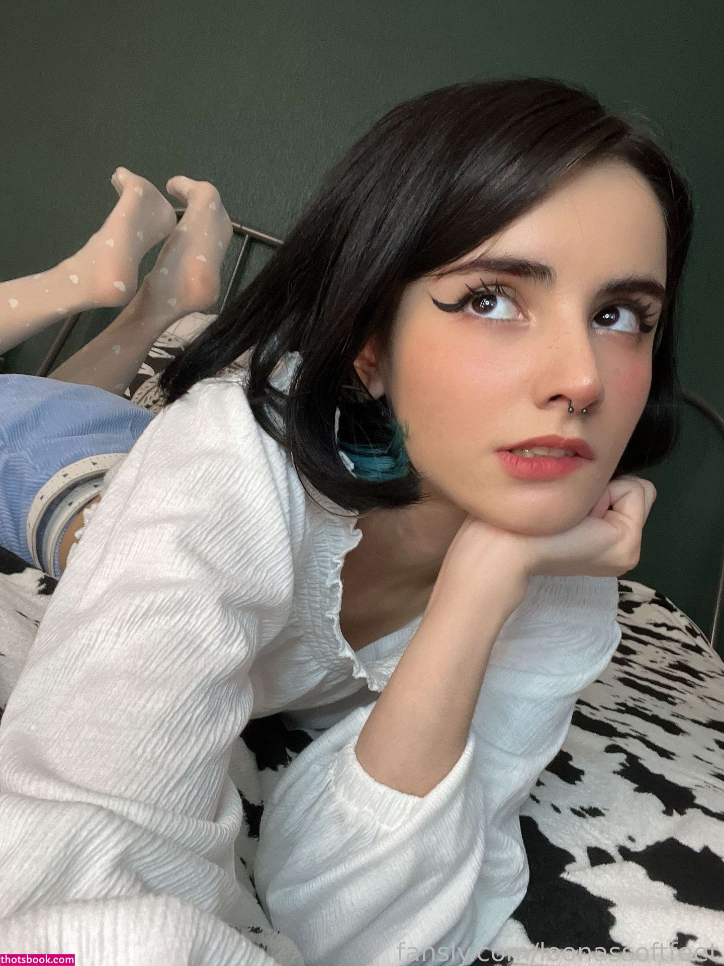 Loonassoftfeet Photo #56