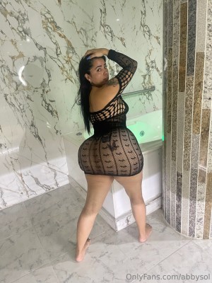 Nasly Solanyi Photo #42