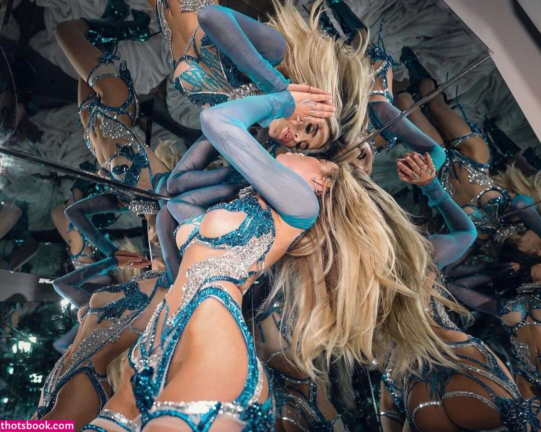 Elena Kamperi Photo #356