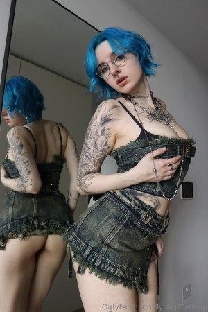 Lyra Crow Photo #432