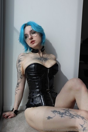 Lyra Crow Photo #503