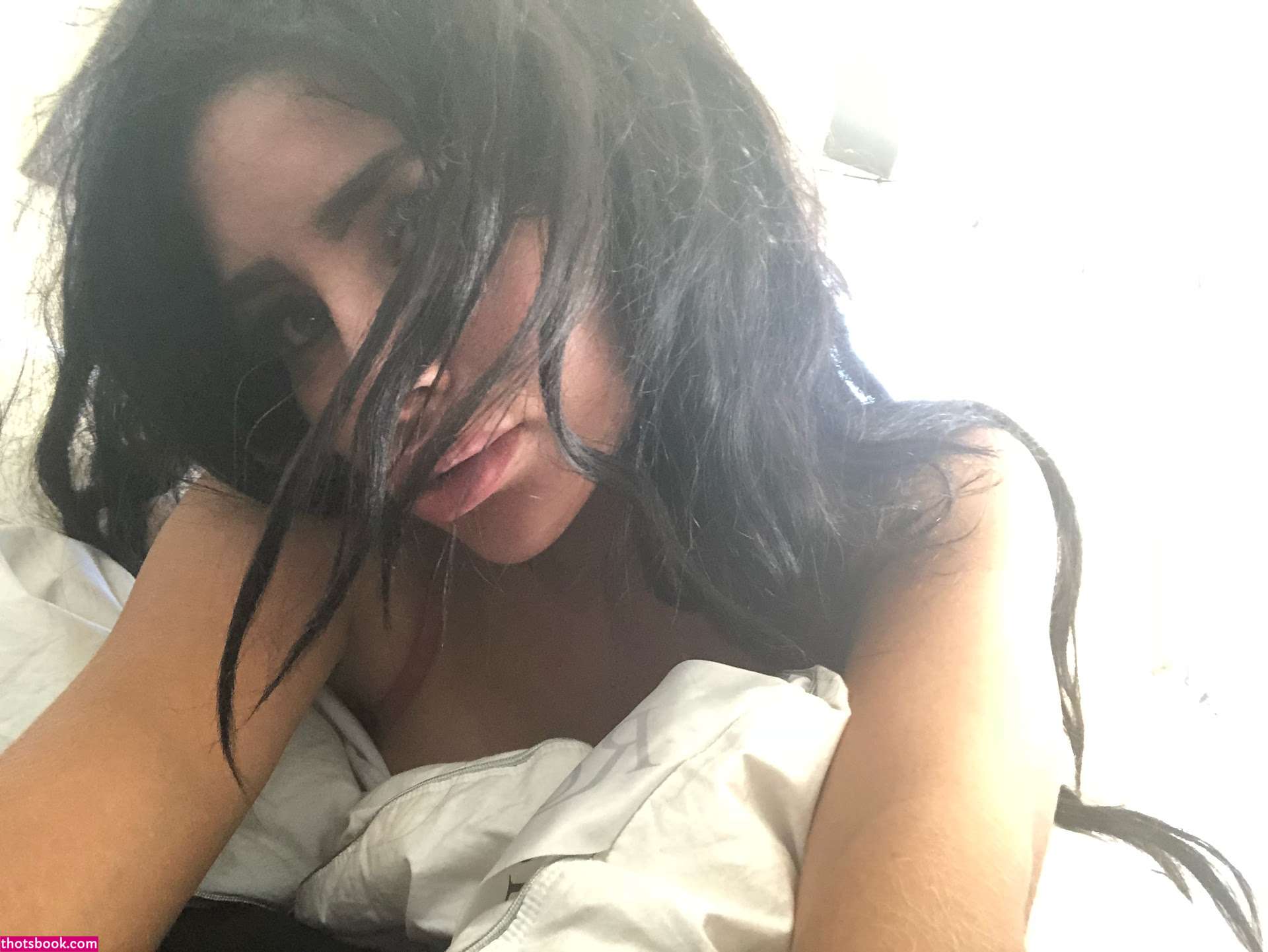 Naomi Woods Photo #178