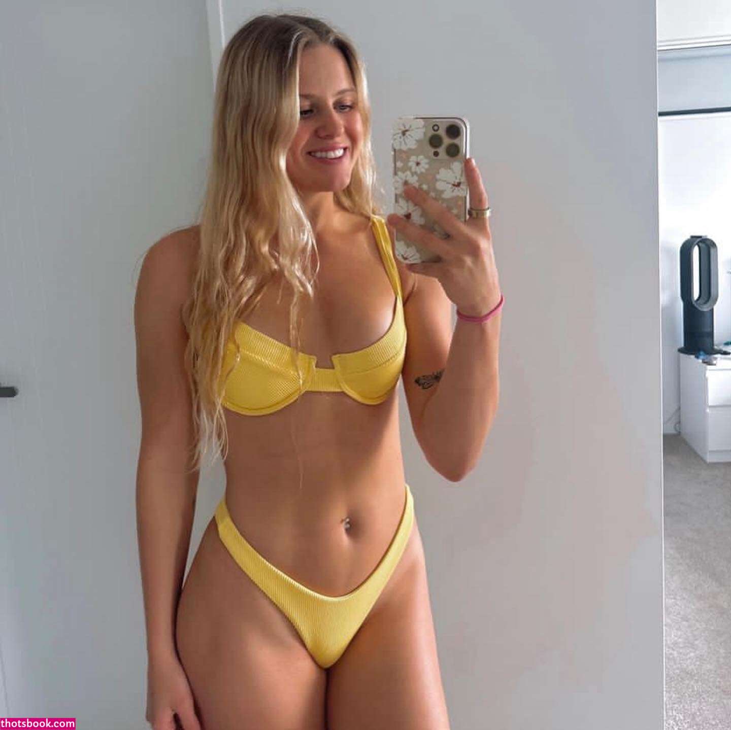 Phoebe Harris Photo #65