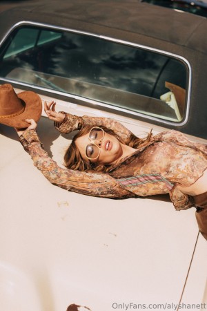 Alysha Nett Post #10