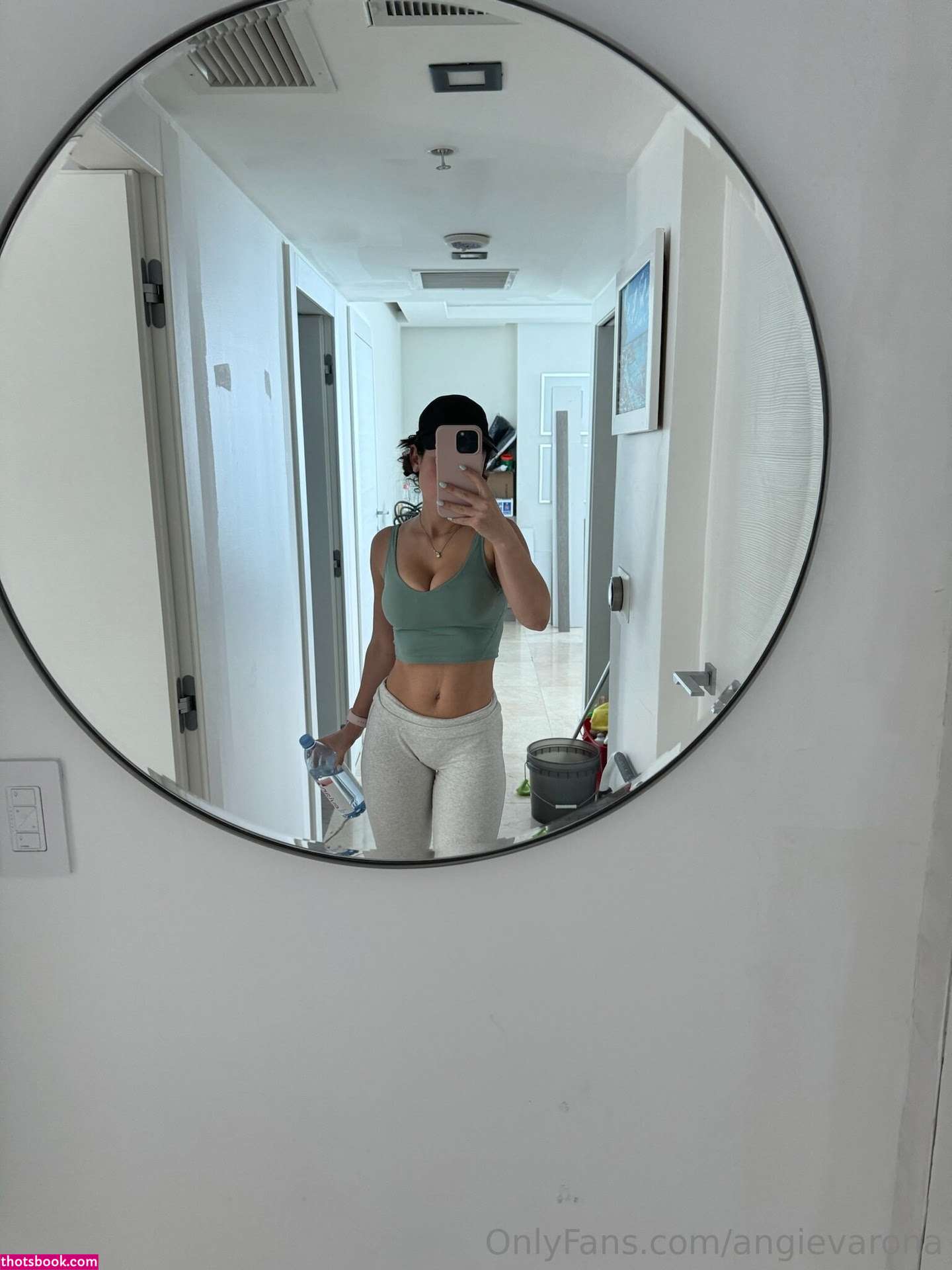 Angie Varona Photo #192