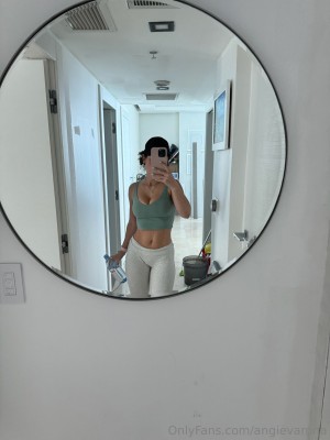 Angie Varona Photo #192