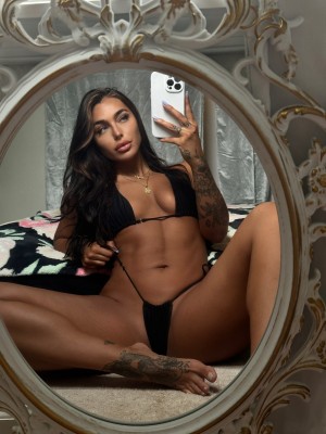 Emily Rinaudo Photo #244