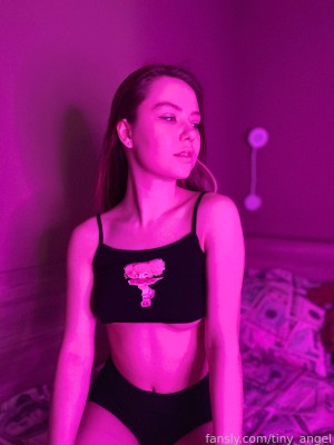 Tinyangelx Photo #24