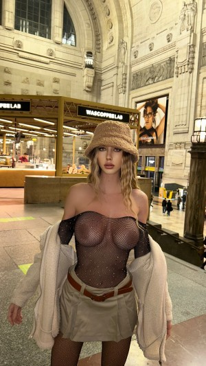 Eva Menta Photo #108