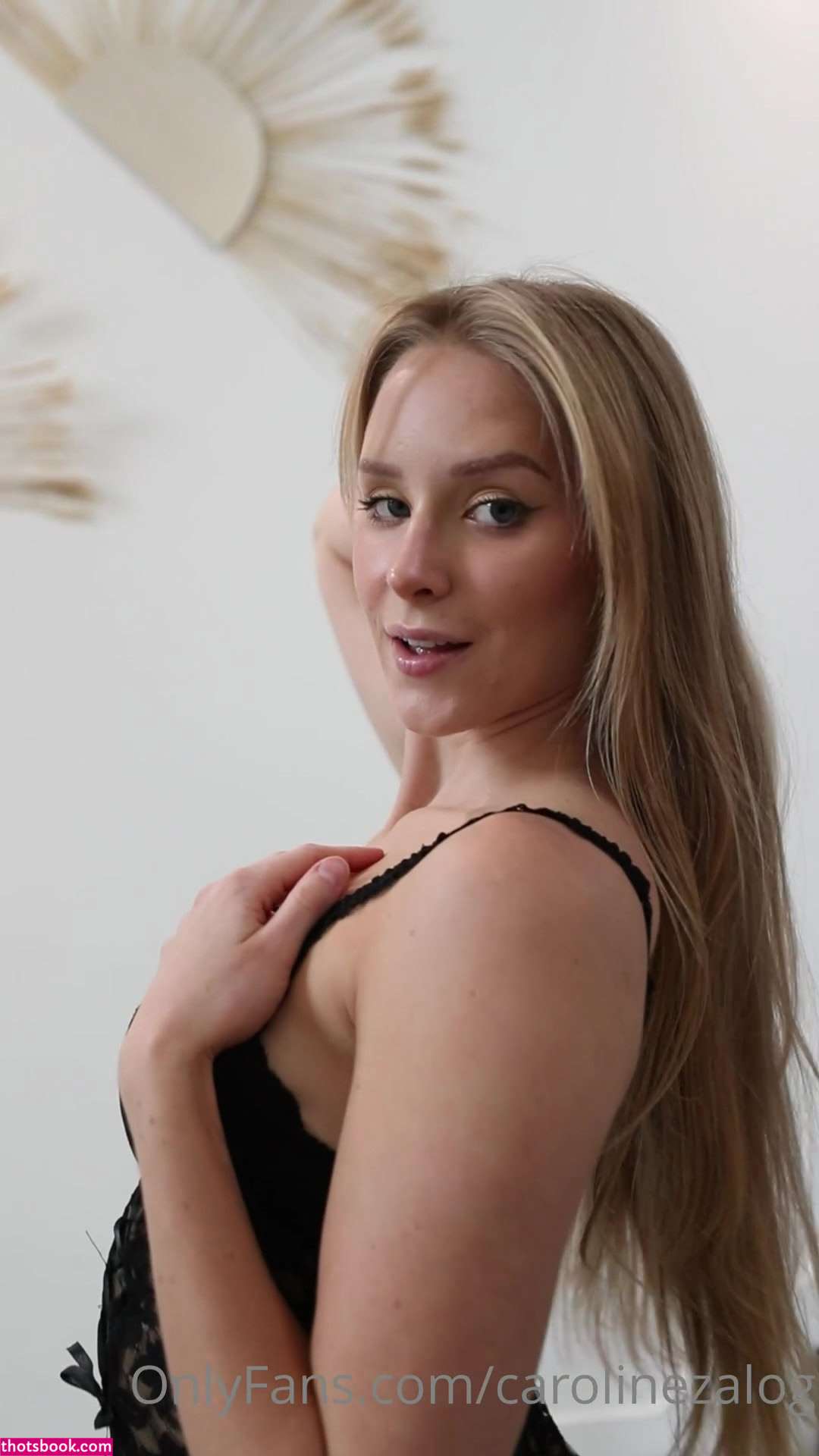 Caroline Zalog Photo #1126