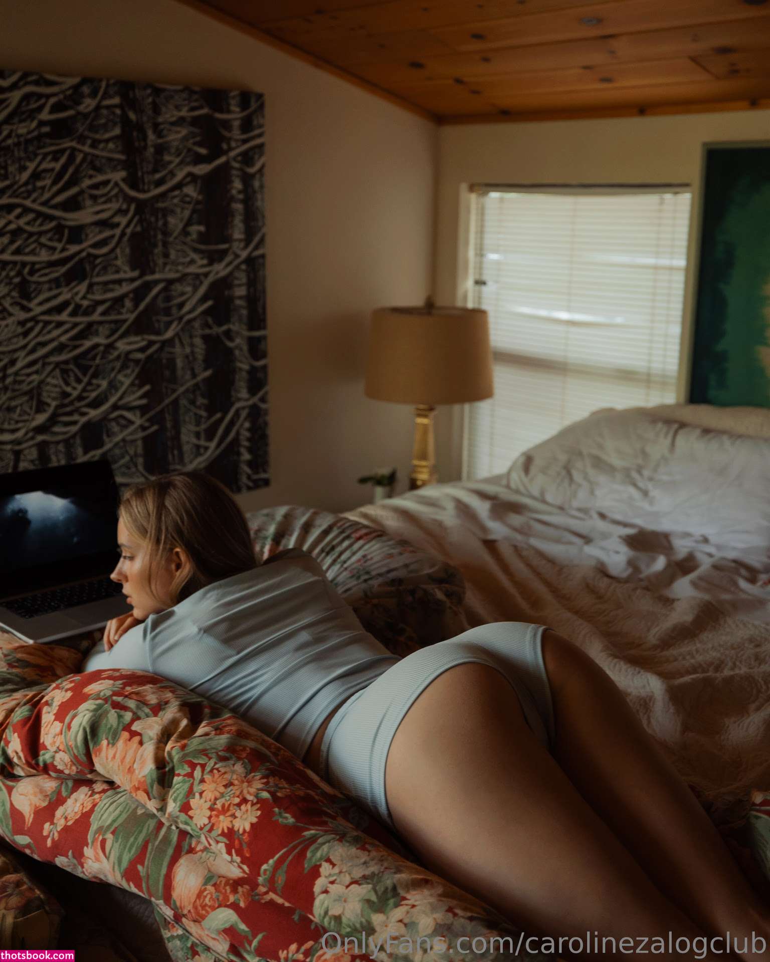 Caroline Zalog Photo #1133