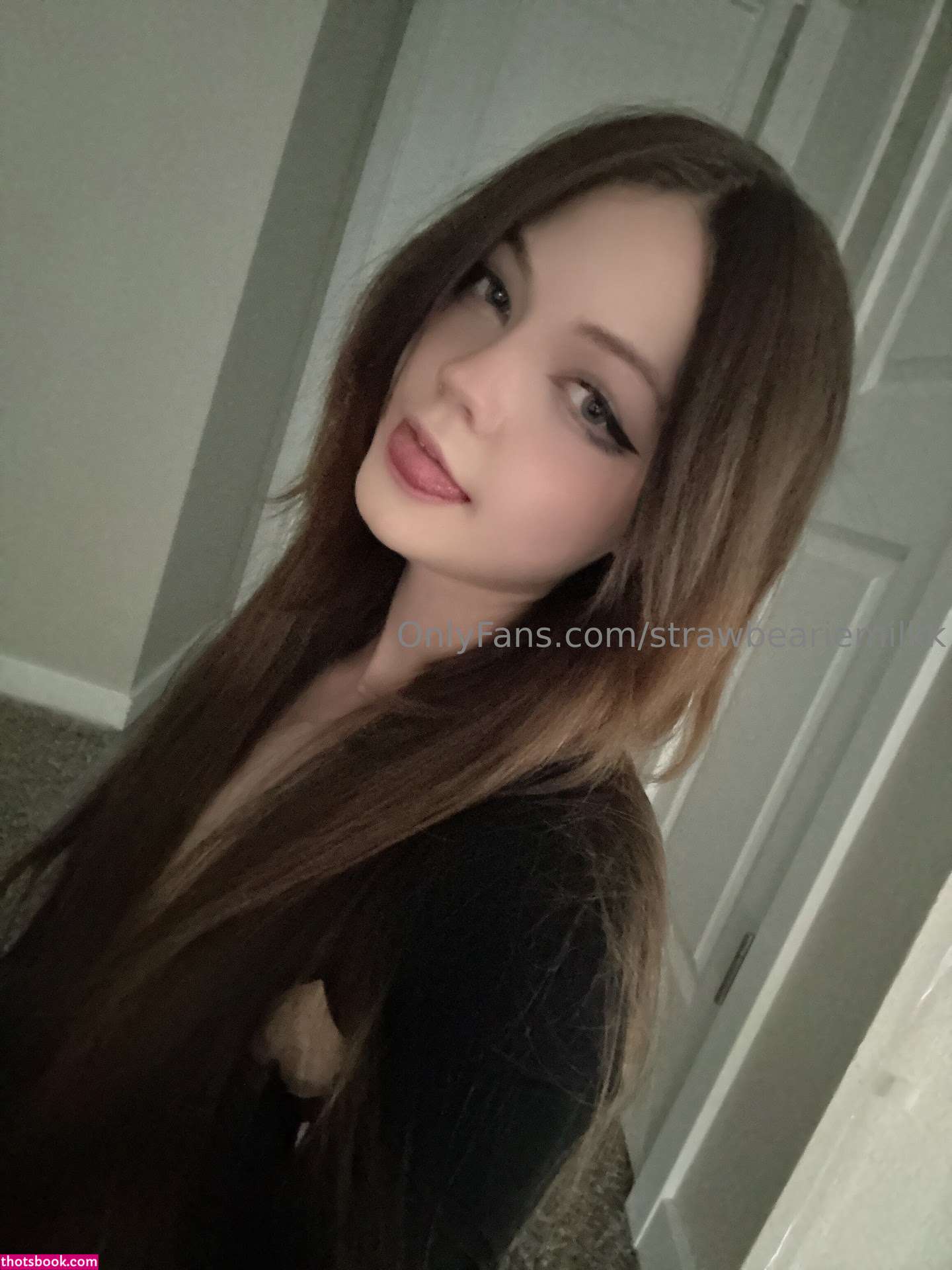 Strawbeariemilkk Photo #68