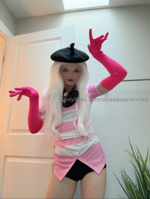 Strawbeariemilkk Photo #84
