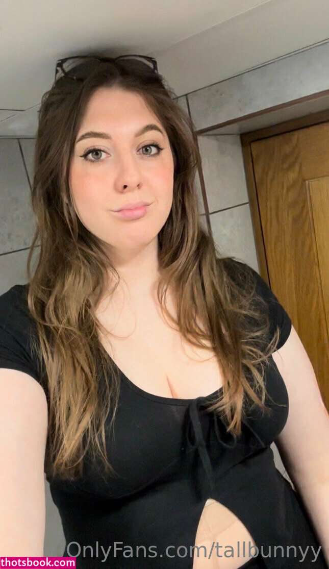 Katie Woolls Photo #9