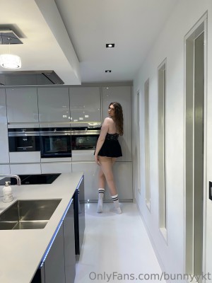 Katie Woolls Photo #29