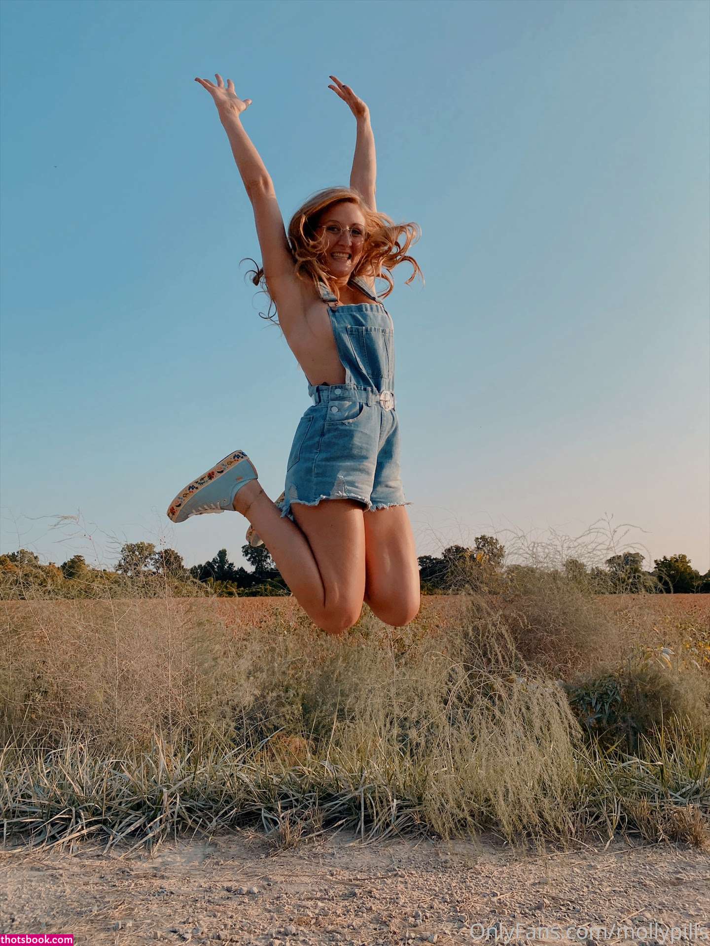 Molly Pills Photo #67