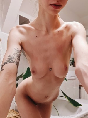 Kim Baltes Photo #97