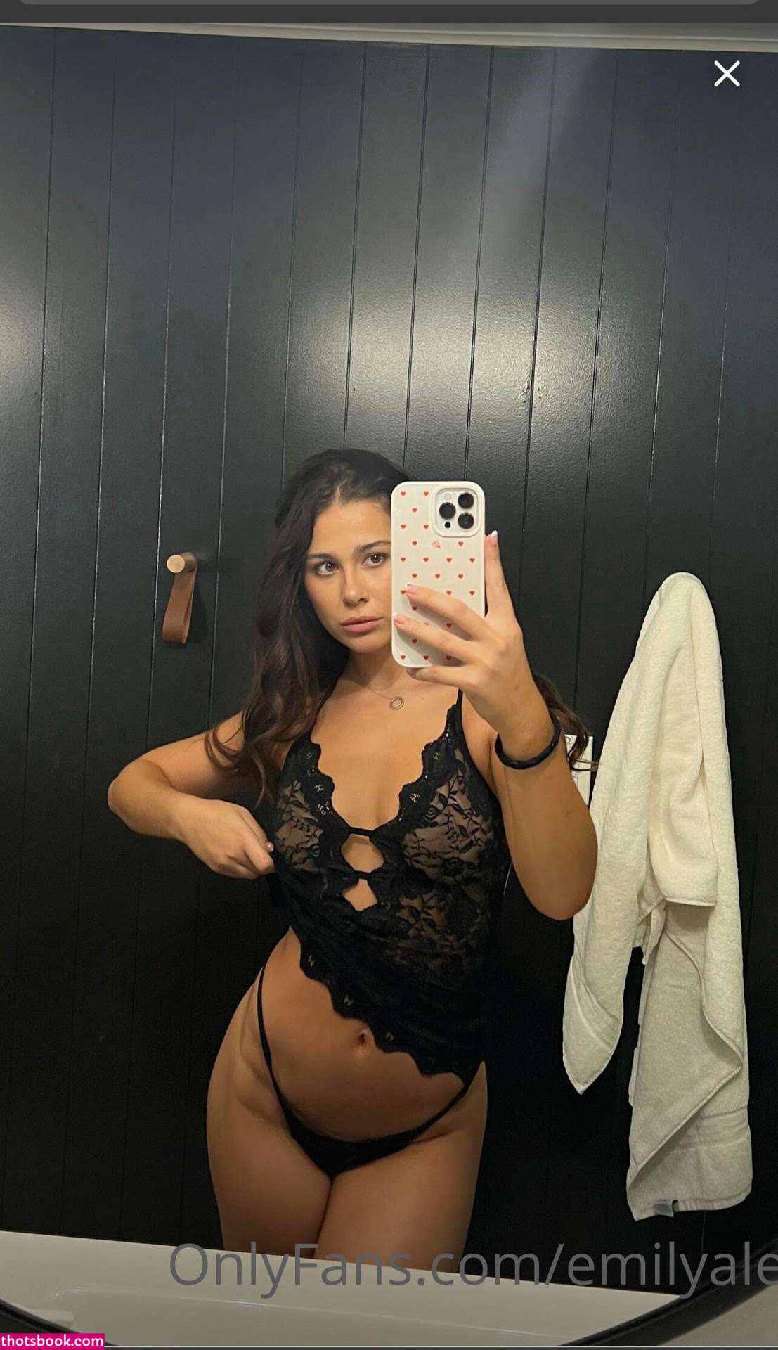 Emily Alexander Photo #10