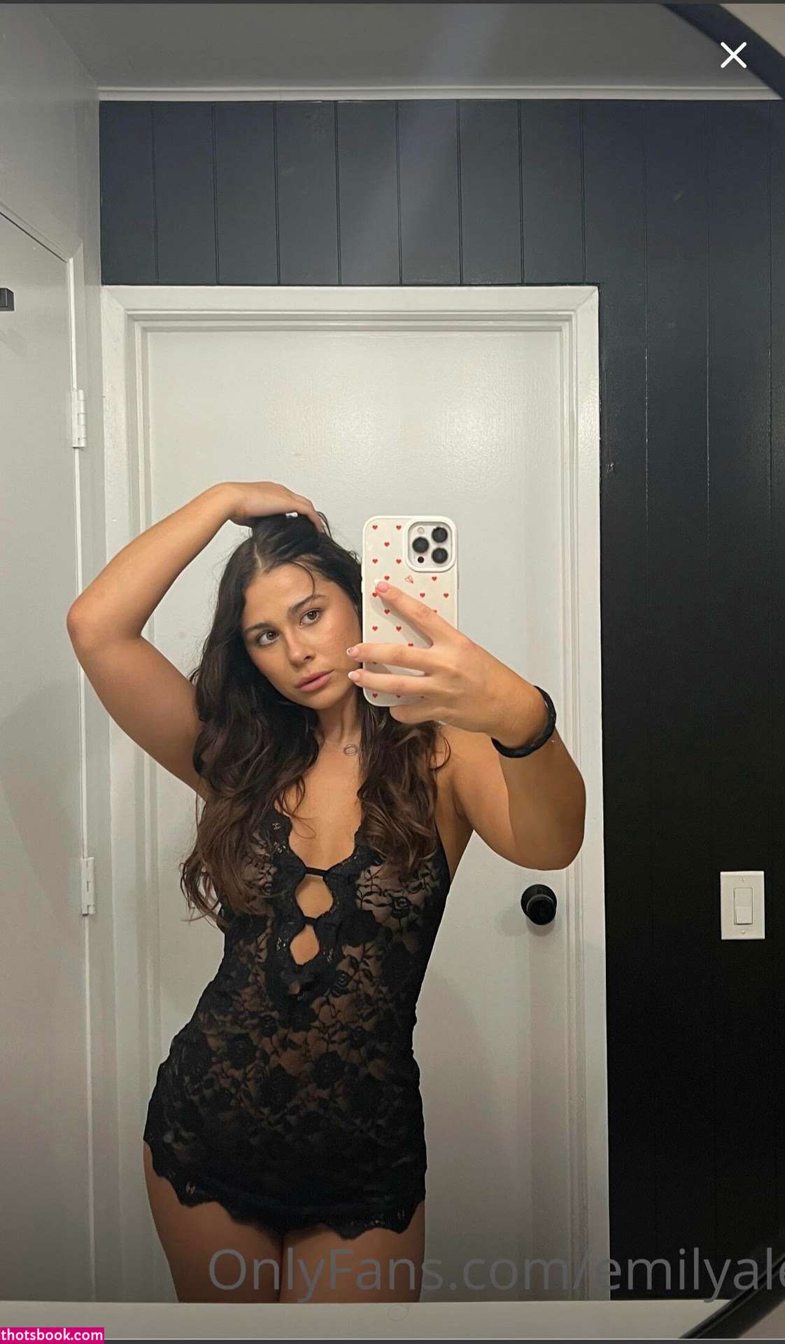 Emily Alexander Photo #15