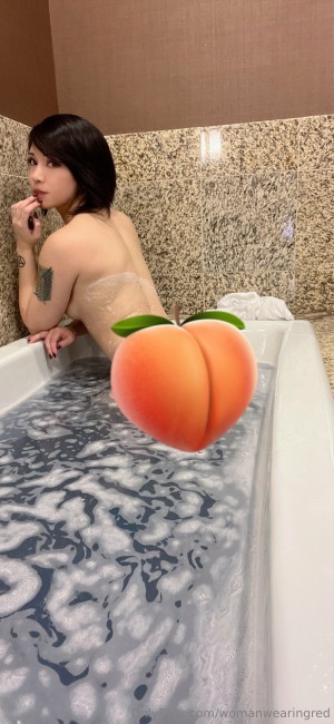 womanwearingred Photo #3