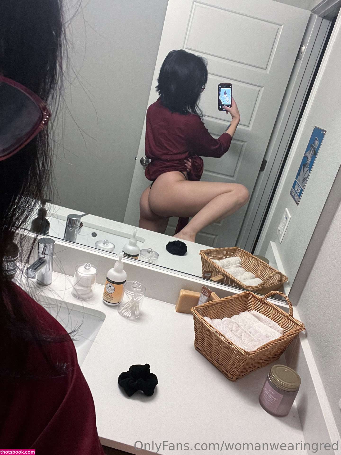 womanwearingred Photo #41