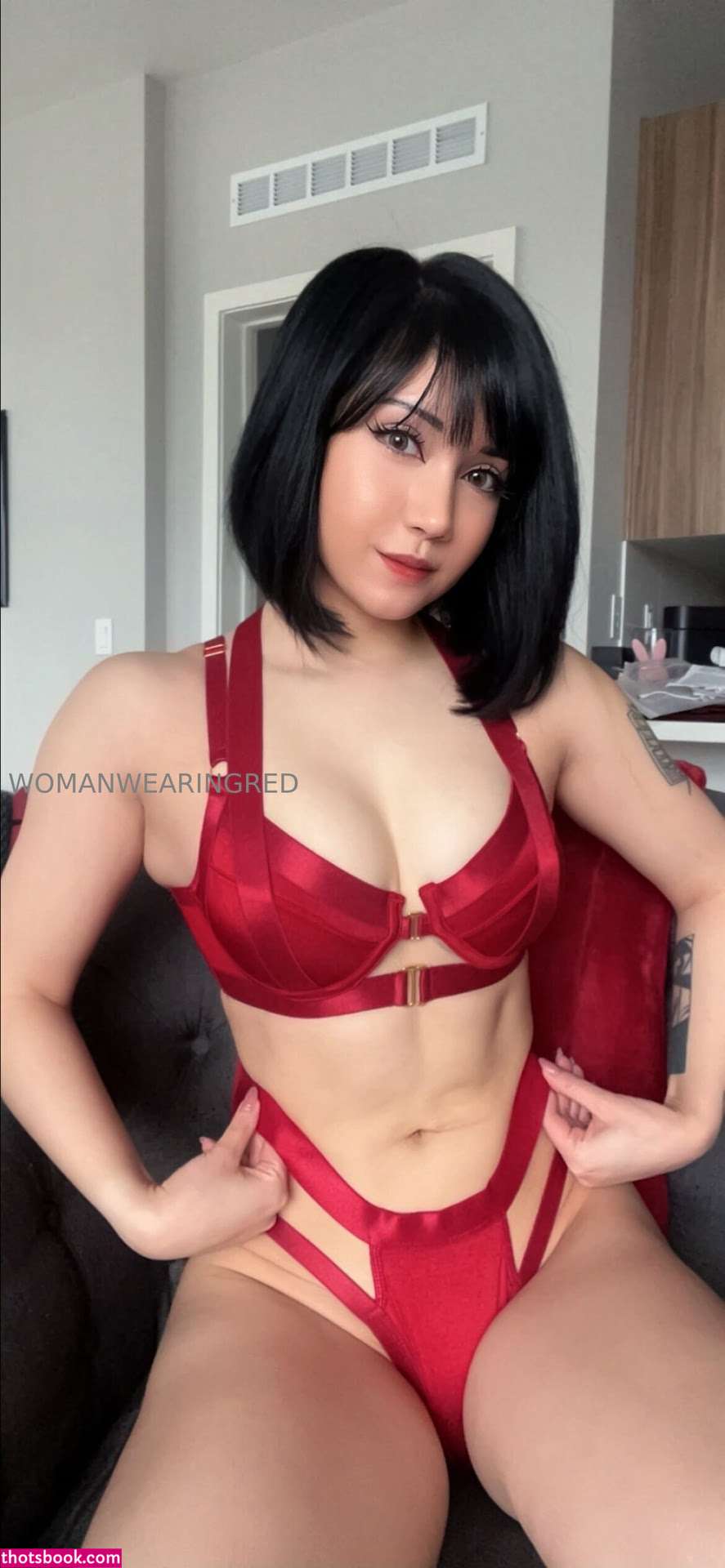 womanwearingred Photo #105