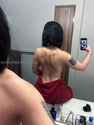 womanwearingred Photo #113