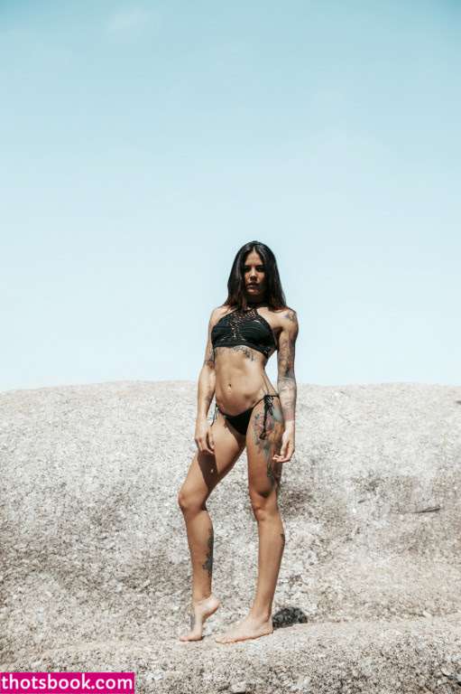 Kelly Winstanley Photo #3