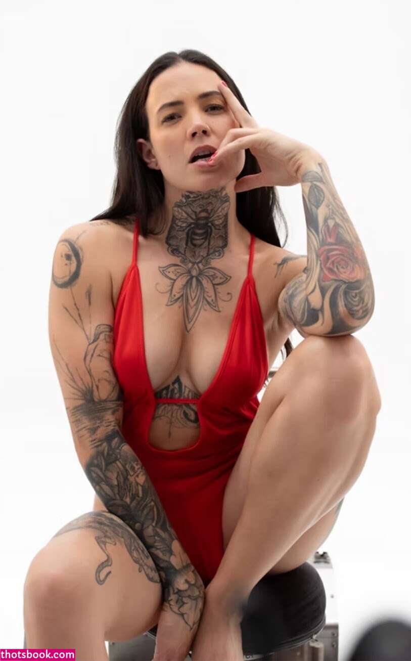 Kelly Winstanley Photo #17