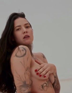 Kelly Winstanley Photo #23