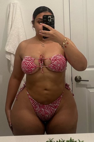 nikkilopzz Photo #12