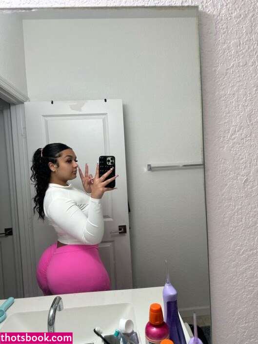 nikkilopzz Photo #32