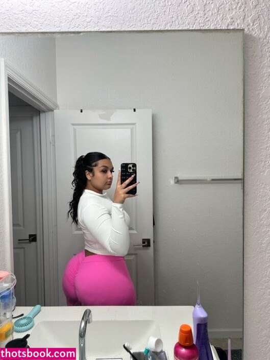 nikkilopzz Photo #34