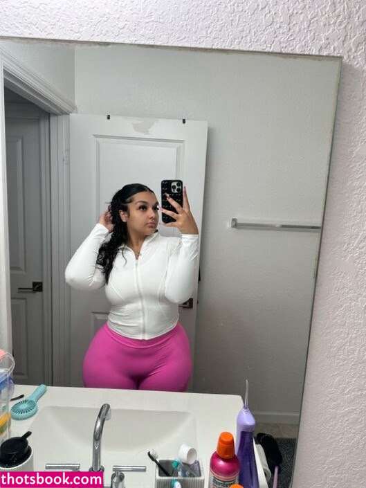 nikkilopzz Photo #36