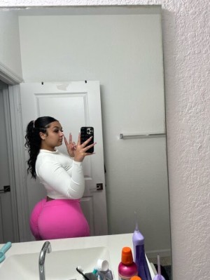 nikkilopzz Photo #32