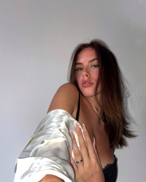 Elisa Pellegrino Photo #20