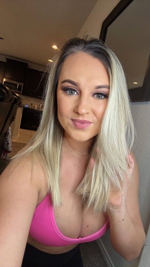 Emilee Atchley Photo #31