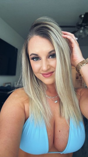 Emilee Atchley Photo #35