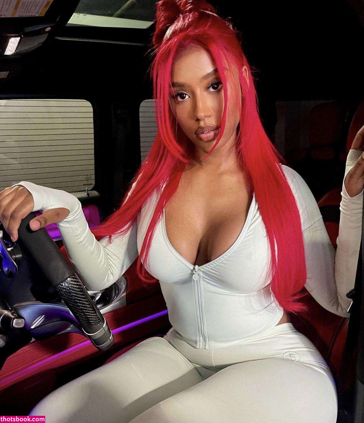 Raven Tracy Photo #4