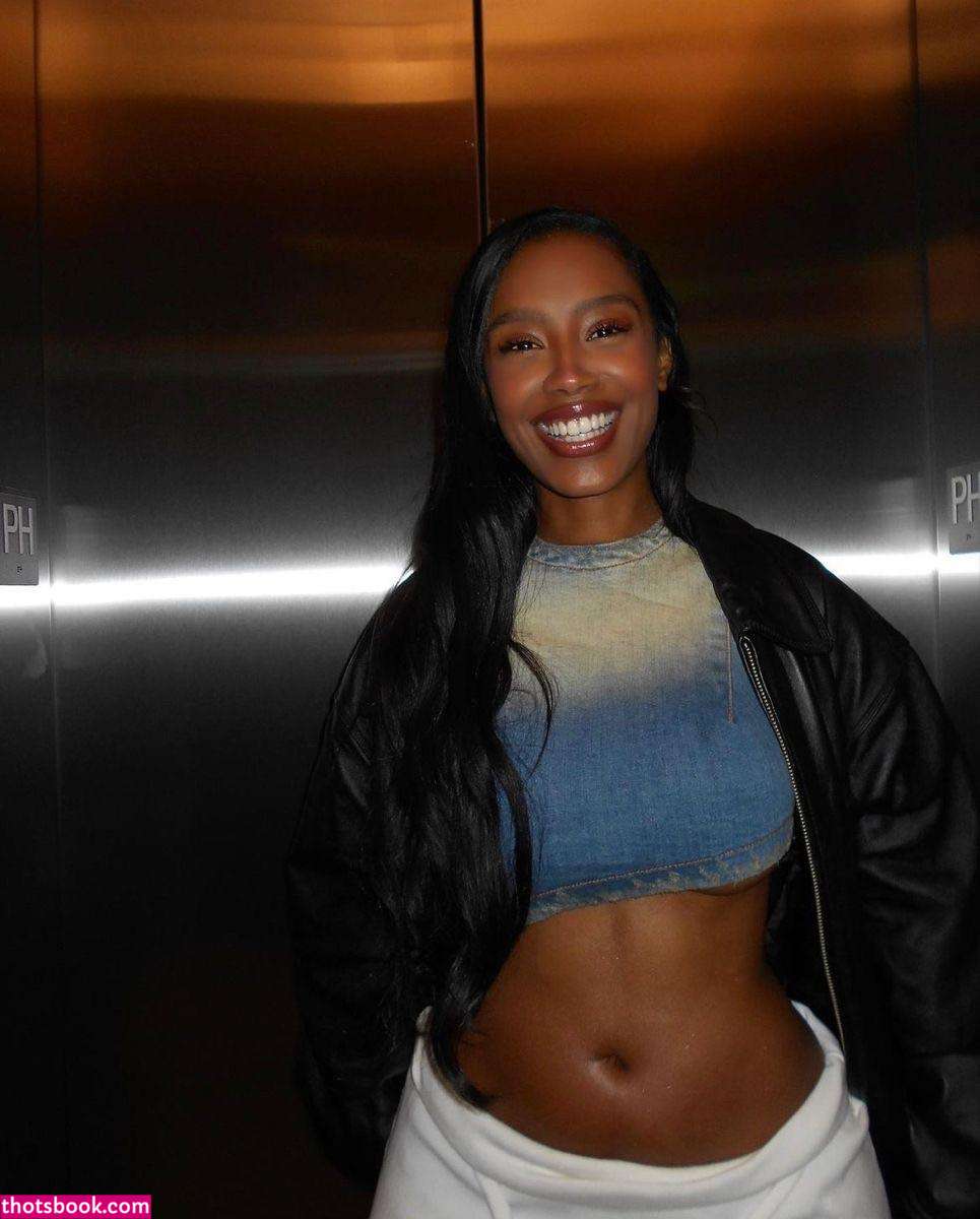 Raven Tracy Photo #7