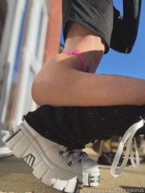 Ellasaurus23 Photo #127