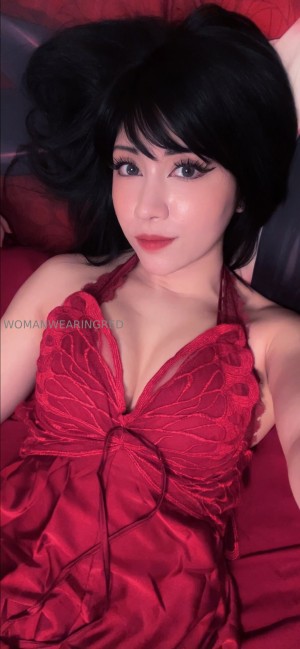 womanwearingred Photo #143