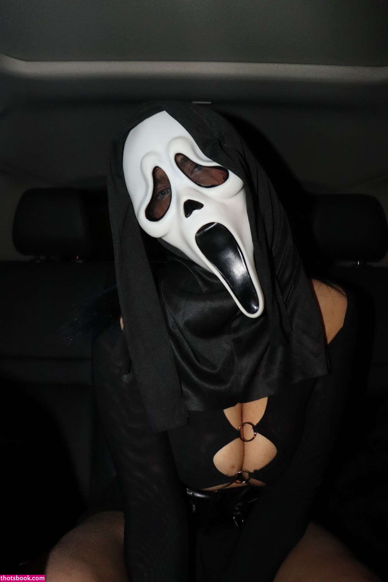 Dhawani Chugh Photo #5