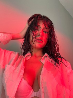 Dhawani Chugh Photo #17