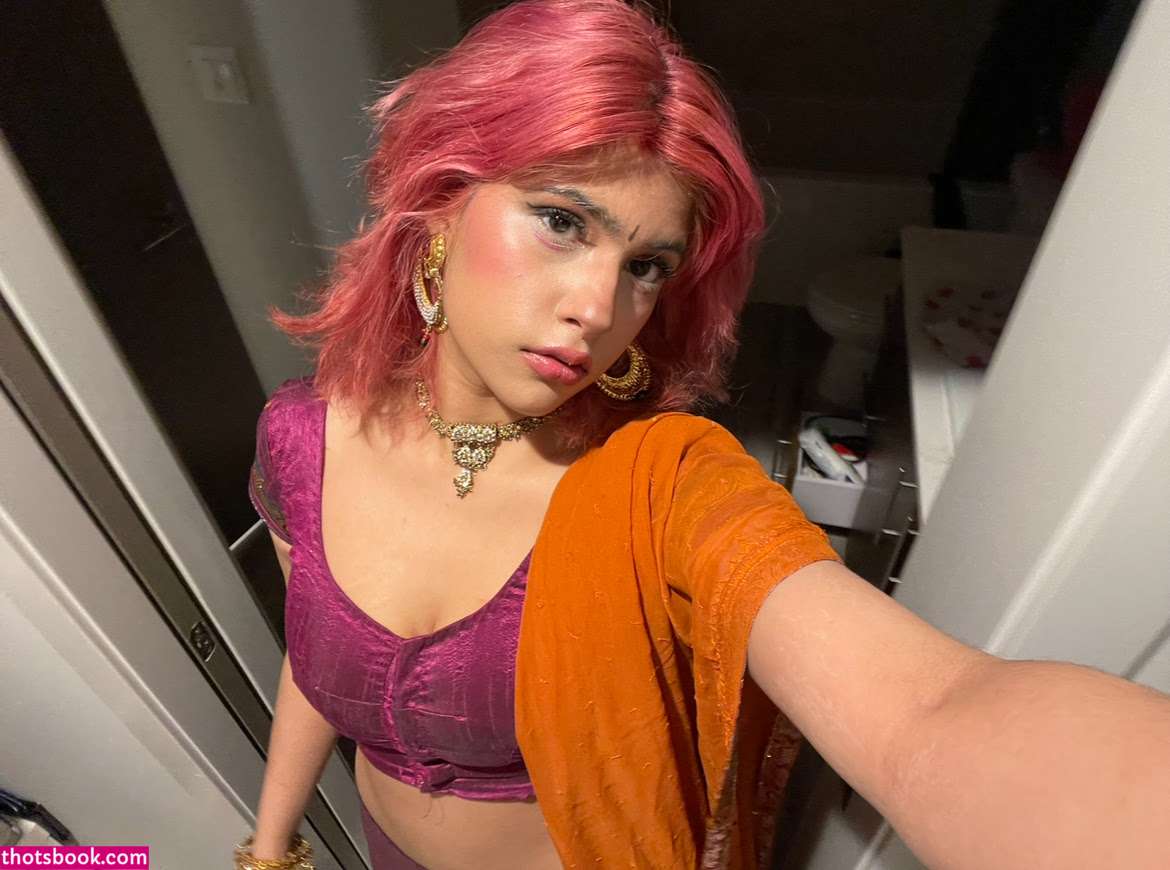 Dhawani Chugh Photo #40